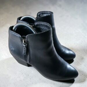 Frye Women's Judith Boot Size 7.5 M Block Heel Bootie Black Leather Dual Zip